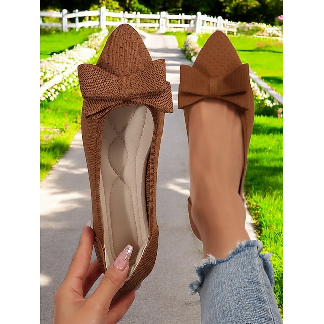  Zapatos planos marrones de punto con detalle de lazo para mujer: suaves y sin cordones, ideales para looks casuales y semiformales.