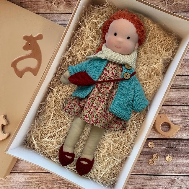  Poupée Waldorf faite à la main, bébé fille avec ensembles de vêtements - poupée en peluche douce de 11,8 pouces pour les tout-petits, cadeau de Noël idéal pour les enfants