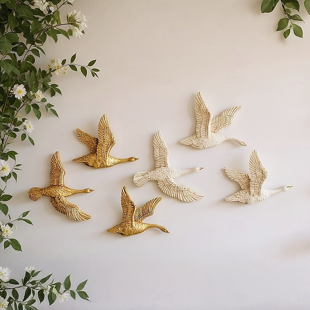  Decoração de parede de ganso voador de resina dourada e branca, design de asas abertas para decoração de parede de casa, perfeito para salas de jantar, casamentos, festas e outros espaços internos
