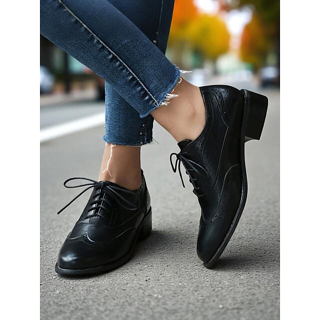  Sapatos Oxford Brogue Marrons Femininos com Salto Baixo - Sapatilhas com Cadarço em Estilo Britânico Retro para Estudantes Universitários e Uso no Escritório, Ideais para Trajes de Outono e Caminhadas
