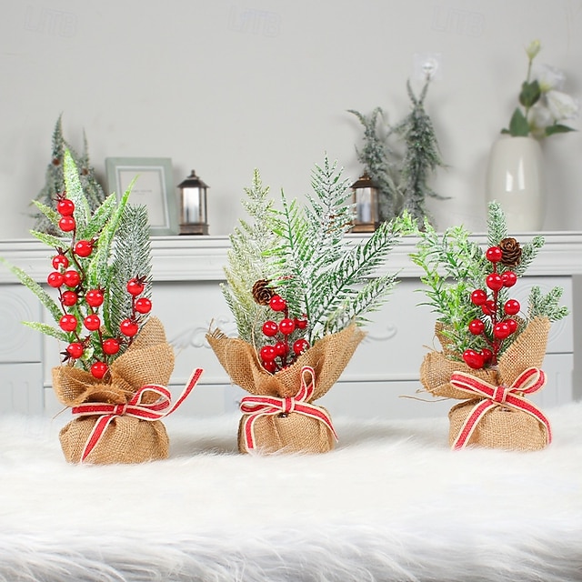  Mini sapin de Noël artificiel de table, décoration de Noël, aiguilles de pin enveloppées de toile de jute, baies rouges, mini sapin de Noël pour décoration de table festive à la maison, accessoire de