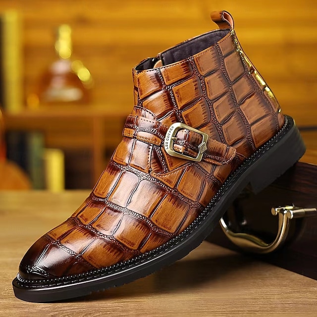  Bottines à boucle en similicuir marron pour homme, effet crocodile, idéales pour les événements formels et les tenues d'automne élégantes.