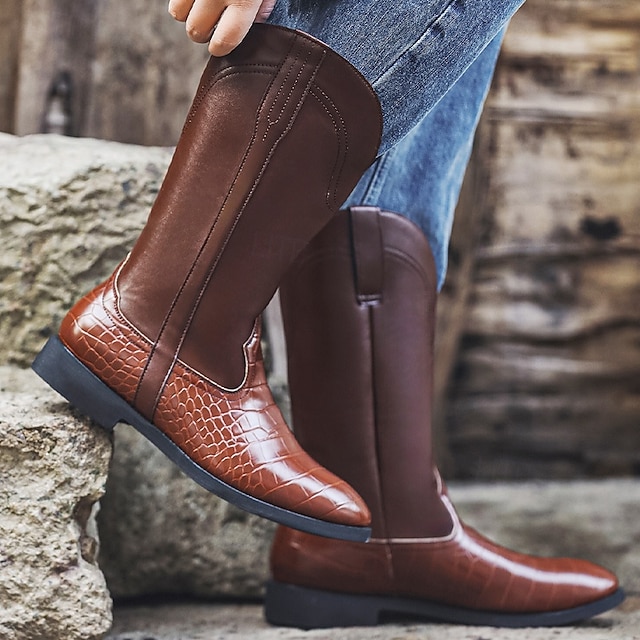  Botas altas de montaria masculinas de couro marrom com padrão de crocodilo – calçado equestre elegante de cano alto para passeios a cavalo, eventos de fantasias e trajes de estilo vintage