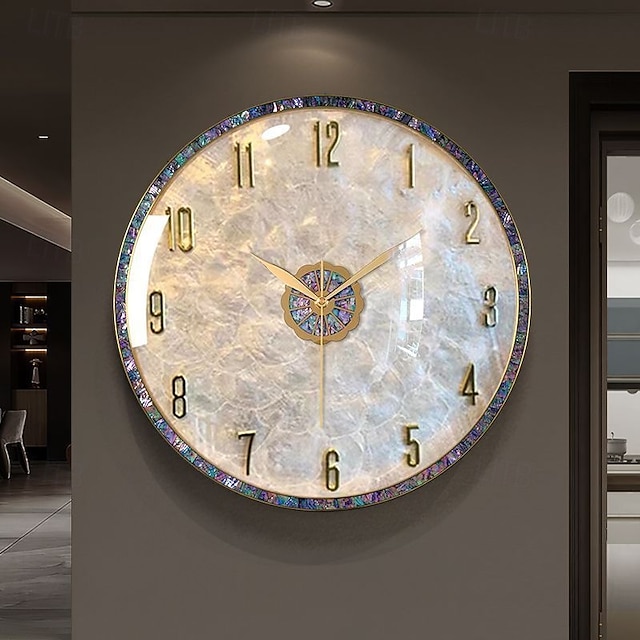  nástěnné hodiny zdobené pouzdrem z mosazi a vykládanými perleťovými mušlemi 36 cm