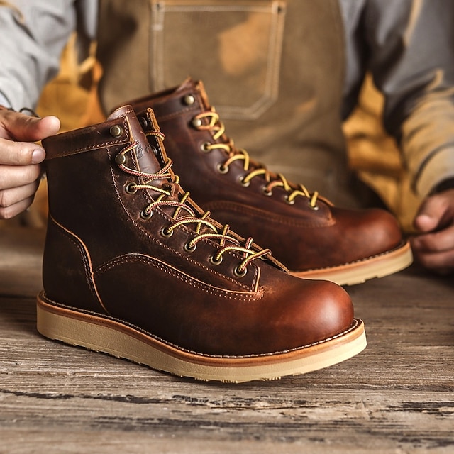  Men's Classic Brown Moc Toe Boots with Lace-Up Design and Stitched Sole, Comfortable Workwear Style for Outdoor Activities and Casual Daily Use