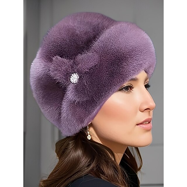  Naisten tekoturkisjouluhattu jalokivikoristelulla, pehmeä pehmokuvio useissa väreissä talvilomaan