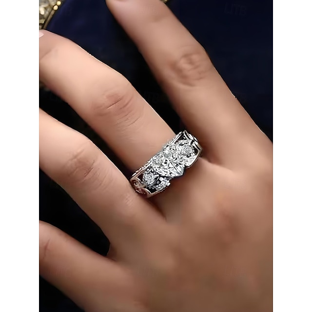  Naisten punainen sydämenmuotoinen jalokivisormus hopeoidulla nauhalla – elegantti koru joululahjaksi, juhlatilaisuuksiin