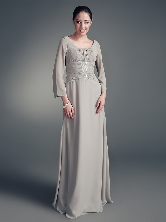  Sheath / Column Mother of the Bride Dress Scoop Neck Floor Length Chiffon Long Sleeve with Beading Draping Side Draping 2022
