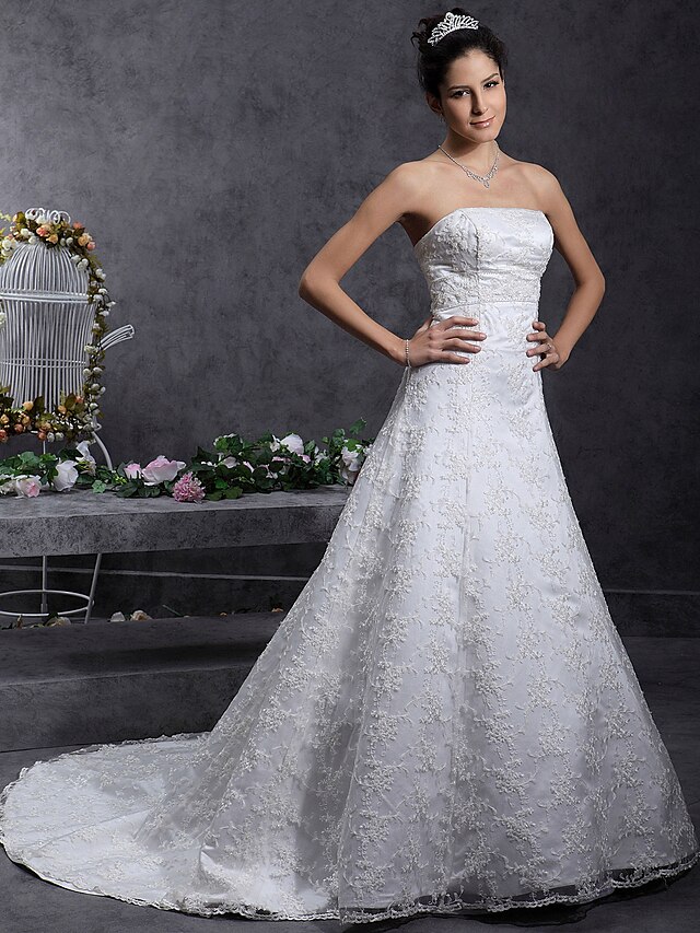  Hall Wedding Dresses A-Line Strapless Sleeveless Court Train Lace Bridal Gowns With Lace Beading 2024