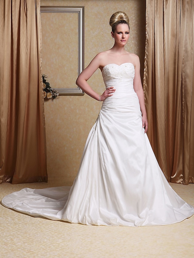  Hall Wedding Dresses A-Line Sweetheart Sleeveless Cathedral Train Taffeta Bridal Gowns With Ruched Beading 2024