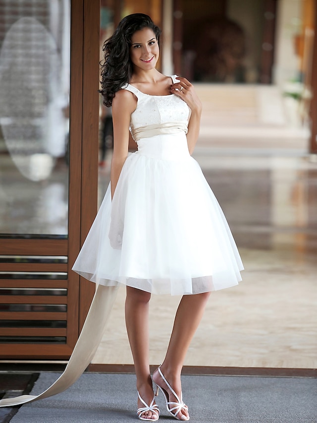  A-Line Wedding Dresses Scoop Neck Knee Length Satin Tulle Regular Straps Little White Dress with Sash / Ribbon Beading 2020