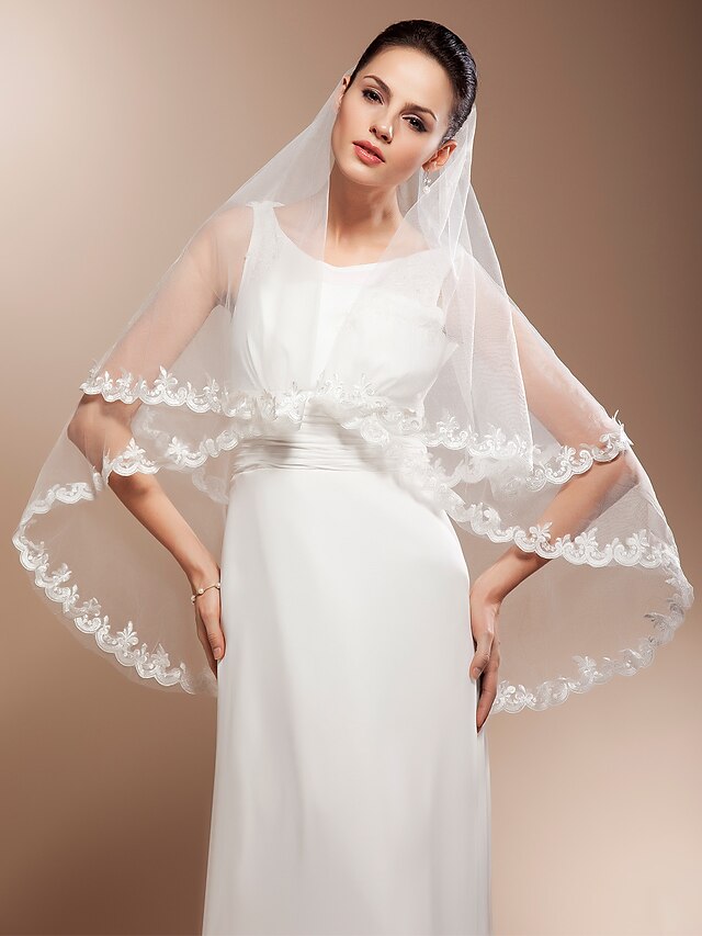  One-tier Fingertip Wedding Veils With Lace Applique Edge