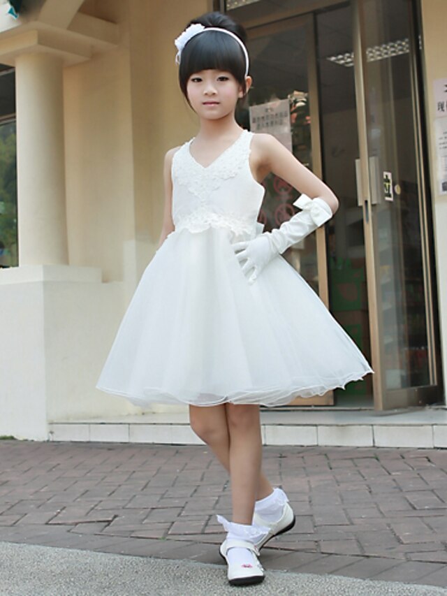  Princess / Ball Gown Knee Length First Communion / Wedding Party Cotton / Polyester Sleeveless V Neck with Beading / Embroidery / Spring / Summer / Fall