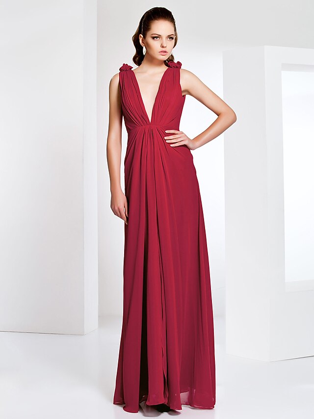  Sheath / Column Celebrity Style Dress Formal Evening Military Ball Floor Length Sleeveless Plunging Neck Chiffon with Draping Flower 2023