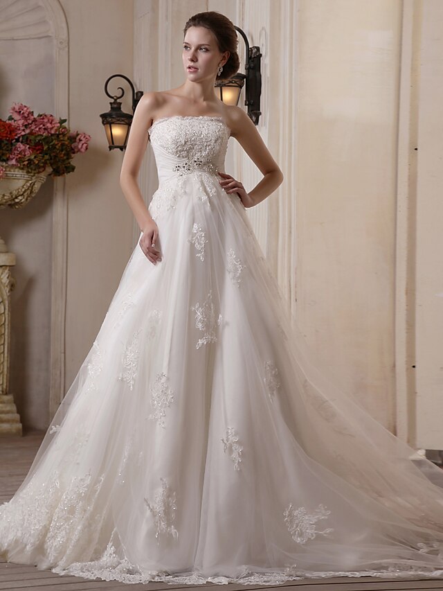  Hall Wedding Dresses Princess Strapless Scalloped-Edge Sleeveless Chapel Train Satin Bridal Gowns With 2024