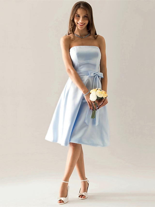 A-Line Bridesmaid Dress Strapless Sleeveless Elegant Knee Length Satin with Sash / Ribbon / Bow(s) 2022