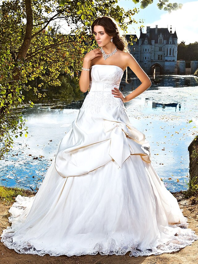  Wedding Dresses Ball Gown Strapless Strapless Chapel Train Satin Bridal Gowns With Bowknot Pick Up Skirt 2024