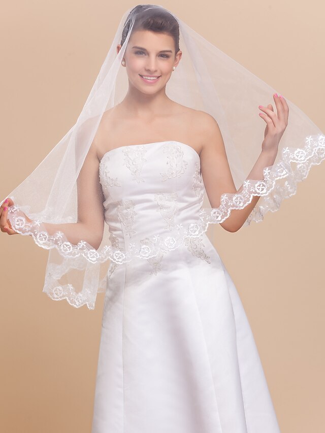  One-tier Tulle Scalloped Edge Elbow Wedding Veil With Lace Applique Edge