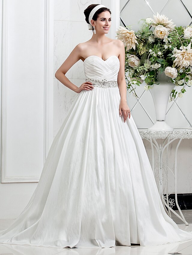  Αίθουσα Φορεματα για γαμο Πριγκίπισσα Καρδιά Αμάνικο Ουρά μέτριου μήκους Ταφτάς Νυφικά φορέματα Με 2024