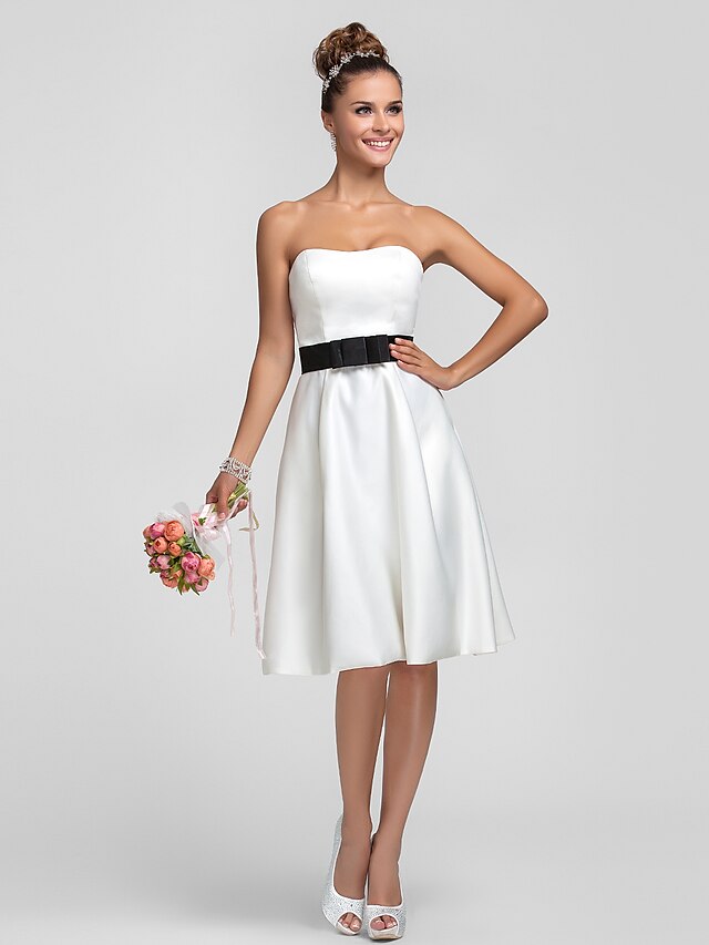  Sheath / Column Strapless Knee Length Satin Bridesmaid Dress with Draping / Sash / Ribbon