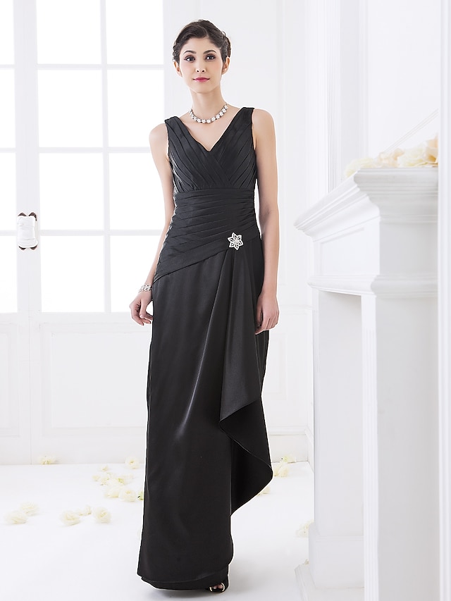  Sheath / Column Bridesmaid Dress V Neck Sleeveless Elegant Floor Length Stretch Satin with Criss Cross / Side Draping / Crystal Brooch 2023
