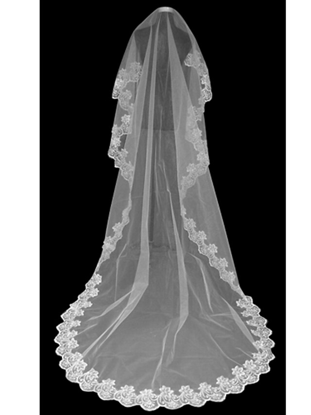  One-tier Lace Applique Edge Wedding Veil Cathedral Veils with 118.11 in (300cm) Tulle