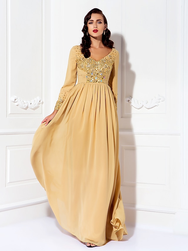 A-Line Mother of the Bride Dress Plus Size Elegant V Neck Floor Length Chiffon Long Sleeve No with Ruched Crystals Beading 2022