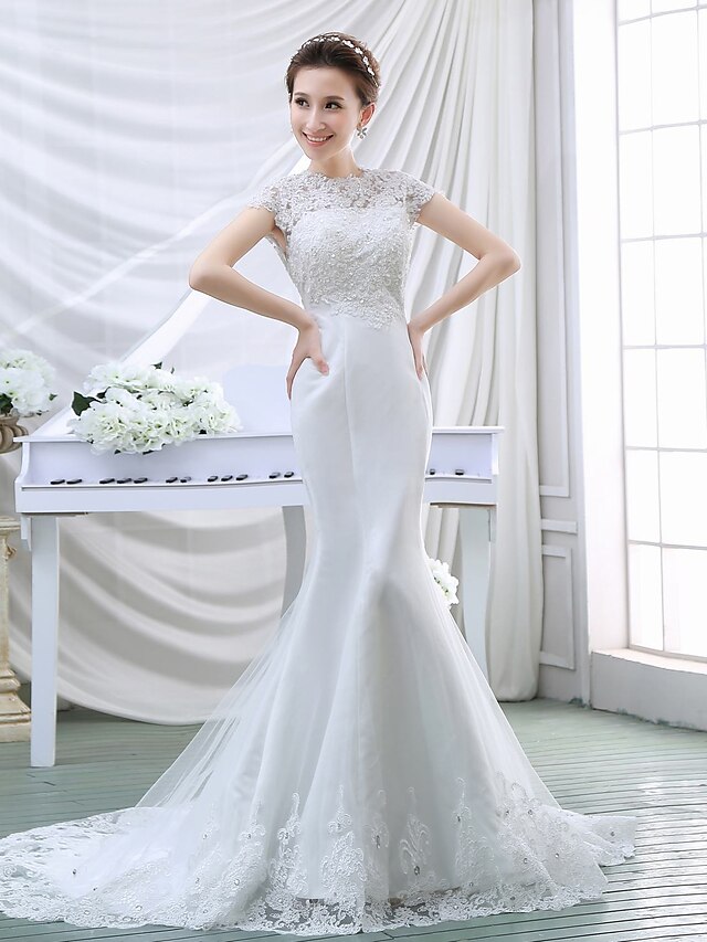  Trumpet / Mermaid Wedding Dress Court Train High Neck Crepe / Lace with