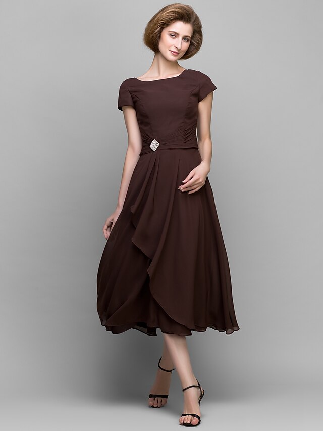  A-Line Mother of the Bride Dress Scoop Neck Tea Length Chiffon Short Sleeve with Crystals Side Draping 2022