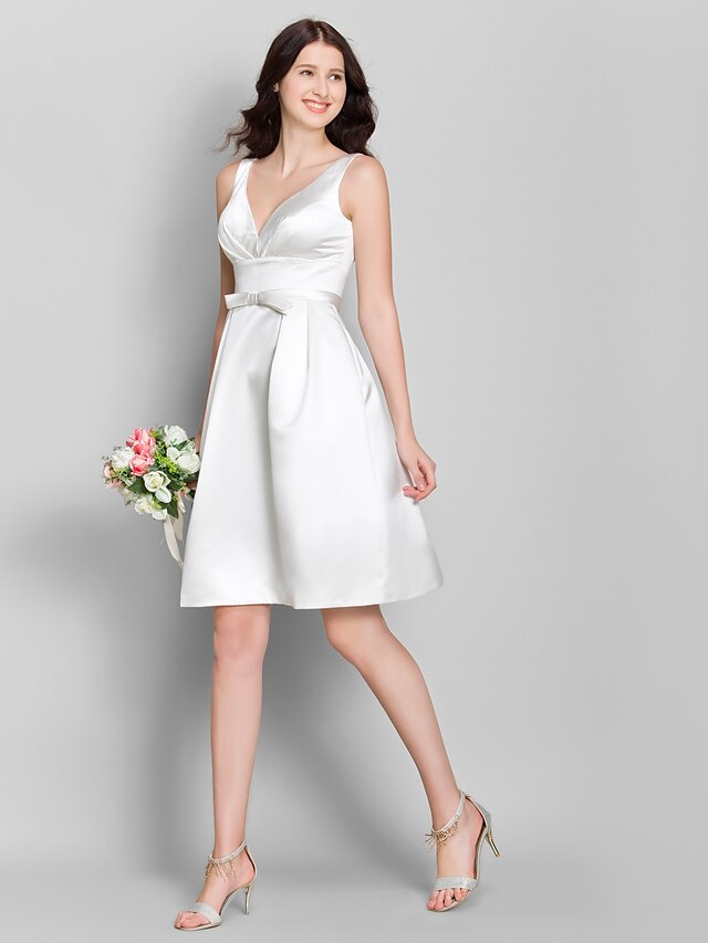  A-Line Bridesmaid Dress V Neck Sleeveless Open Back Knee Length Satin with Bow(s)