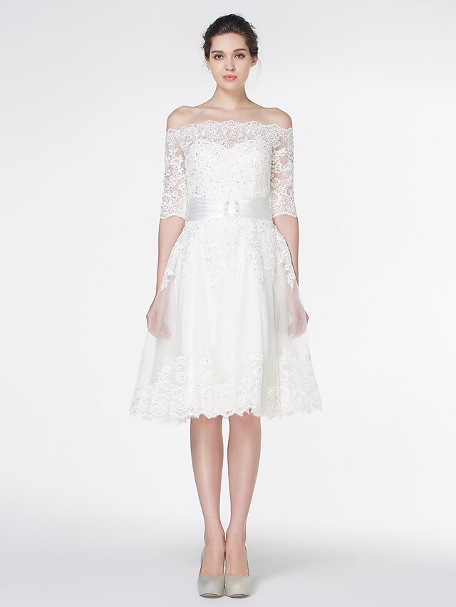 a-line bröllopsklänningar off shoulder knälång spets 3/4 lång ärm formell romantisk liten vit klänning illusion ärm med spets