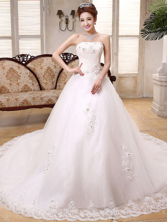  Ball Gown Strapless Chapel Train Lace / Satin / Tulle Made-To-Measure Wedding Dresses with Crystal / Sequin by