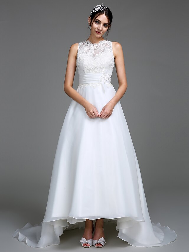  Wedding Dresses A-Line Jewel Neck Sleeveless Court Train Satin Bridal Gowns With Ruched Appliques 2024