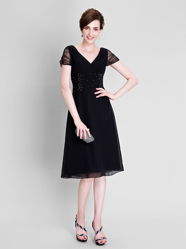  A-Line Mother of the Bride Dress Little Black Dress V Neck Tea Length Chiffon Tulle Short Sleeve with Ruched Beading 2022