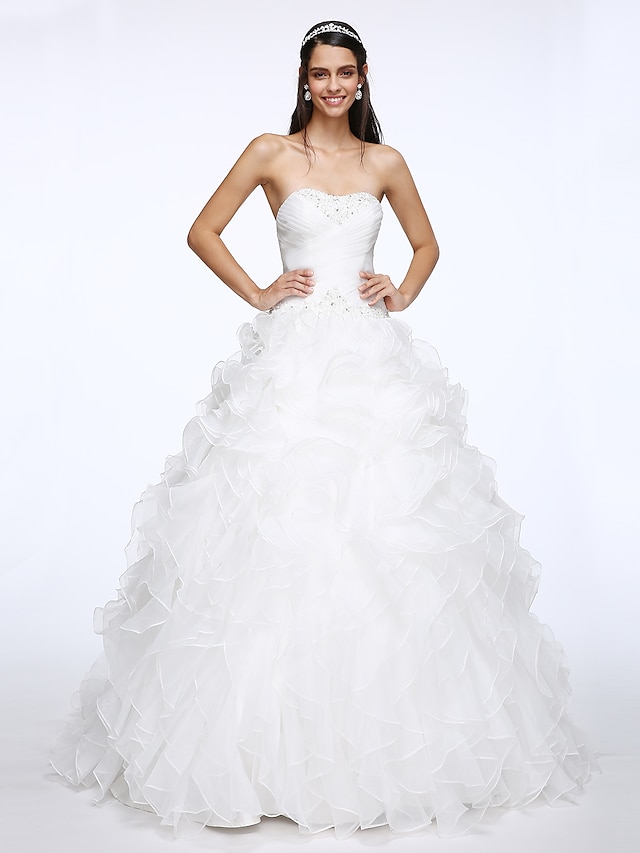  Wedding Dresses Chapel Train Ball Gown Strapless Sweetheart Organza With Beading Criss-Cross 2023 Bridal Gowns