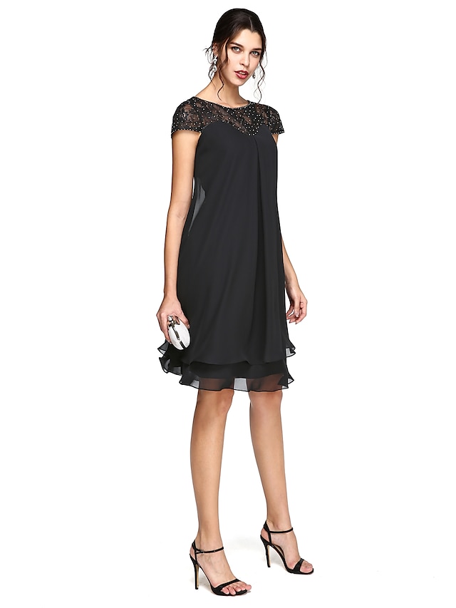  A-linje Kjole til brudens mor Liten svart kjole Besmykket Knelang Chiffon Blonder med perleinnlegg Kortermet med Plissert Perlearbeid 2020