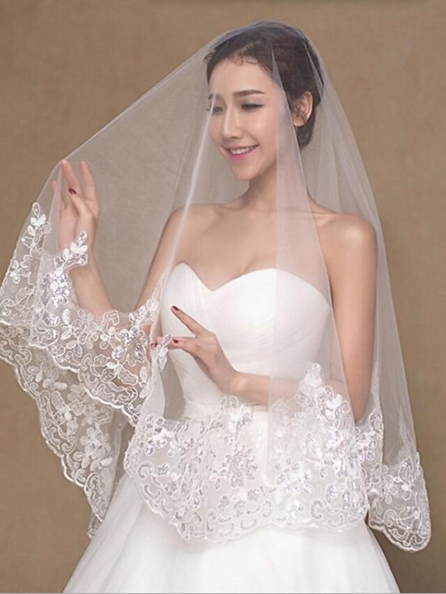  Two-tier Wedding Wedding Veil Fingertip Veils / Wedding Veils with Lace Princess