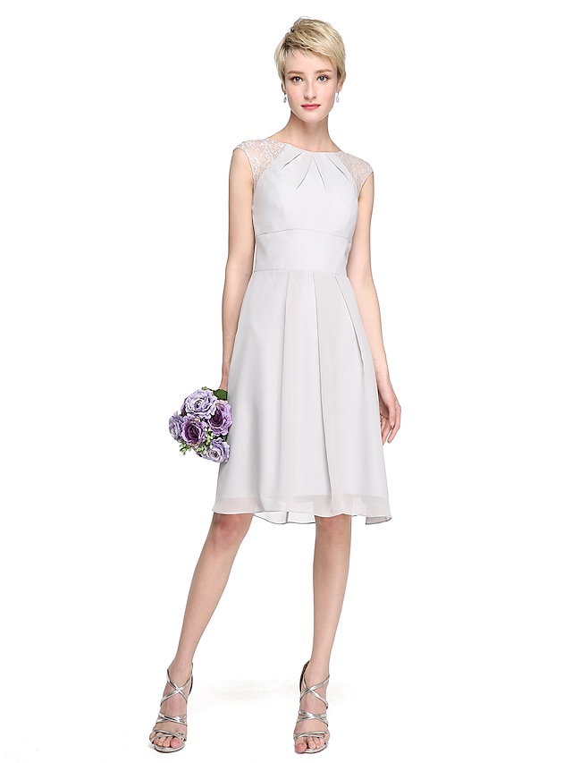  A-Line Bridesmaid Dress Jewel Neck Sleeveless Elegant Knee Length Chiffon / Lace with Pleats 2022