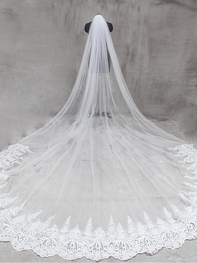  One-tier Lace Applique Edge Wedding Veil Cathedral Veils with Appliques Tulle / Classic