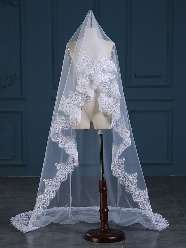  One-tier Lace Applique Edge Wedding Veil Chapel Veils with Satin Flower / Sequin / Embroidery Tulle / Classic