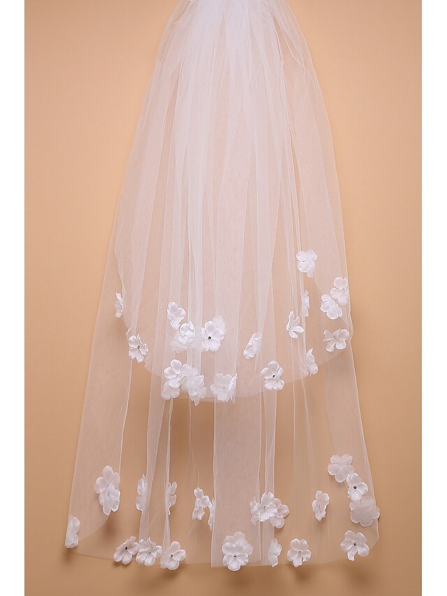  Two-tier Cut Edge Wedding Veil Fingertip Veils with Rhinestone Tulle / Oval