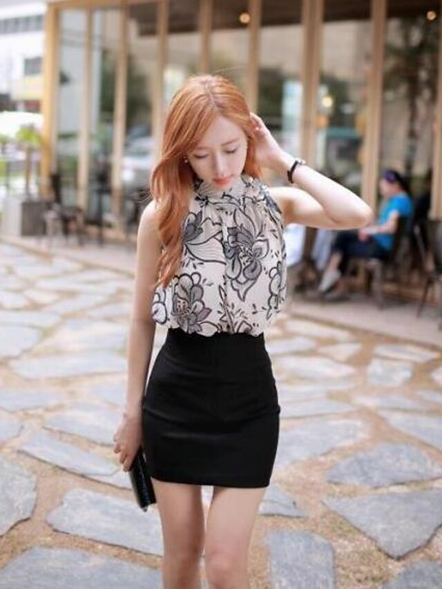  Women's Casual Short Blouse - Solid Colored / Floral Skirt Halter Neck / Summer