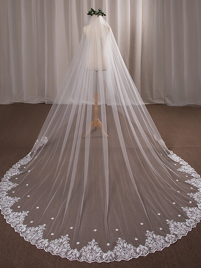  One-tier Wedding Veil Cathedral Veils with Appliques Lace / Tulle / Angel cut / Waterfall