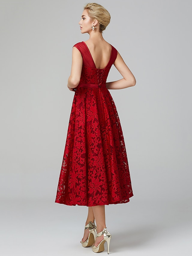  A-Linie Elegant Kleid Cocktailparty Tee-Länge Ärmellos Illusionsausschnitt Spitze mit Blumenmuster überall mit Plissee 2023