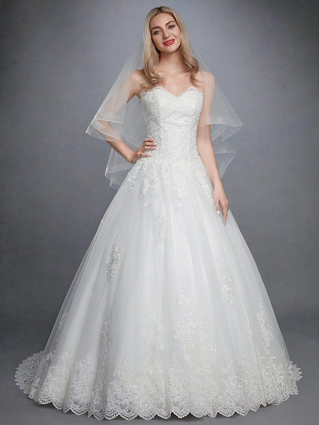  Ball Gown Wedding Dresses Sweetheart Neckline Court Train Lace Tulle Strapless Floral Lace with Buttons Appliques 2022