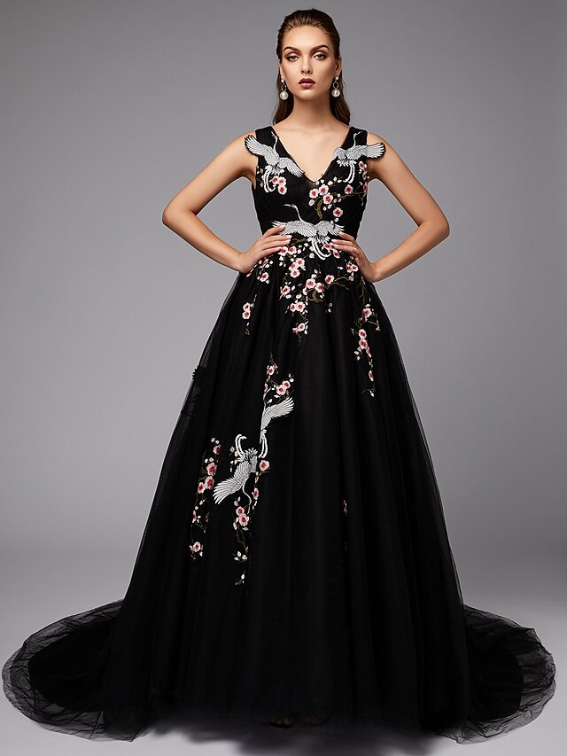  Ball Gown V Neck Court Train Lace / Satin / Tulle Vintage Inspired Formal Evening Dress with Embroidery by TS Couture®