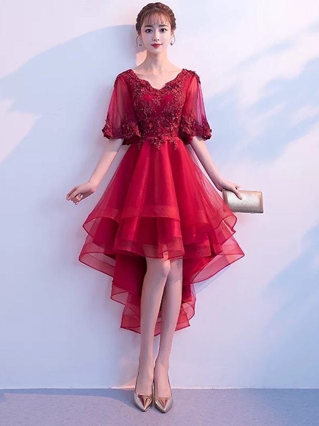  גזרת A שמלות קוקטייל סגנון חמוד שמלה מסיבת קוקטייל א-סימטרי חצי שרוול צווארון V טול עם תחרה משולבת שכבות 2023