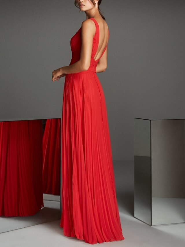 V-neck Empire Floor-length Gown with Lace Pleating Red
