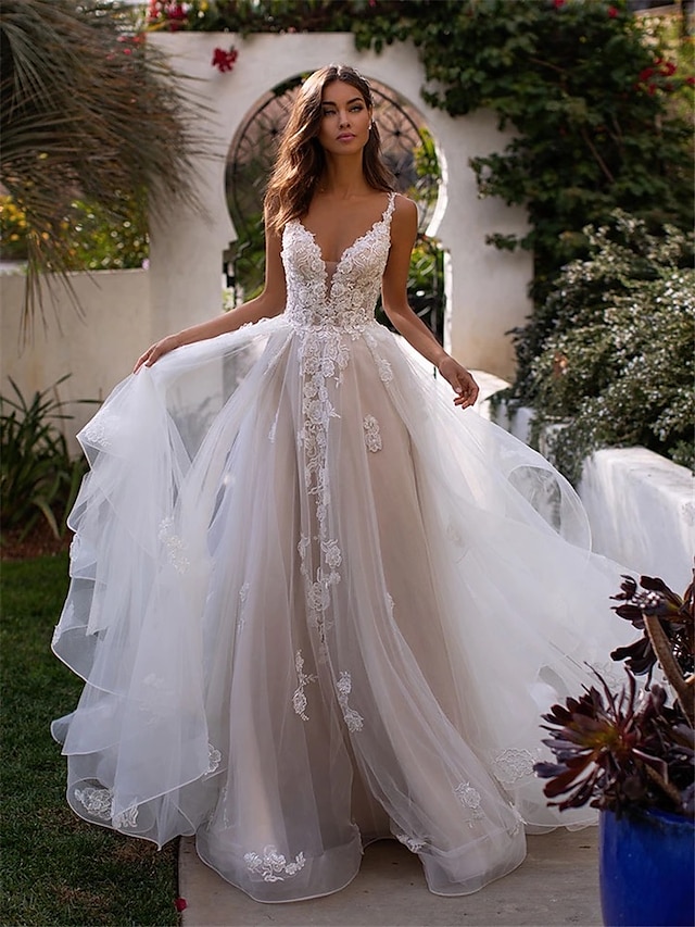  Church A-Line Wedding Dresses Chapel Train Formal Sexy V Neck Lace With Appliques 2023 Bridal Gowns / Garden / Outdoor / Open Back