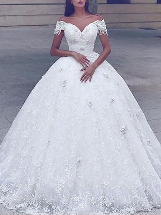  Princess Ball Gown Wedding Dresses Off Shoulder Floor Length Lace Tulle Short Sleeve Formal Romantic Luxurious with Pleats Appliques 2022